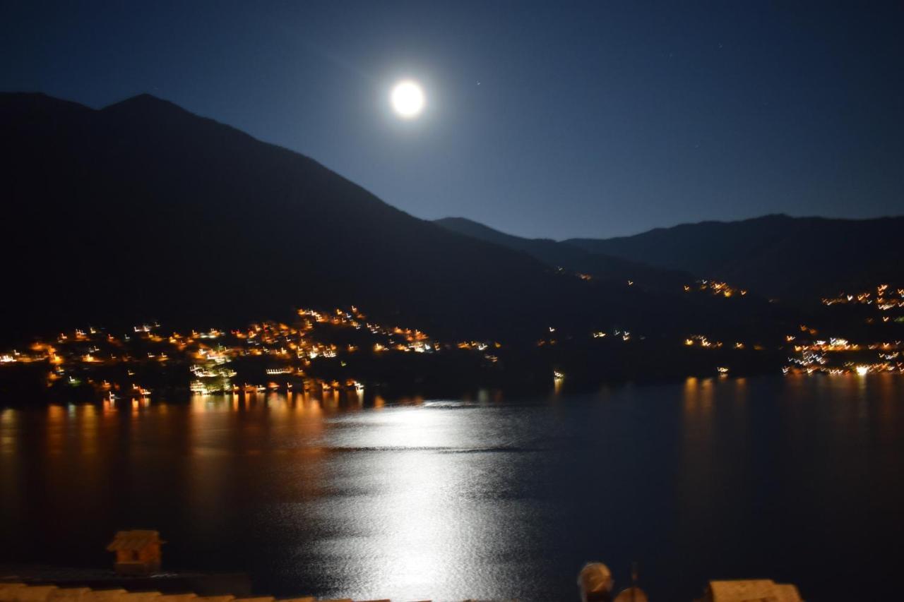 Romantic Home Stone With Amazing View Lake Of Como And Oleandra Лалльо Экстерьер фото